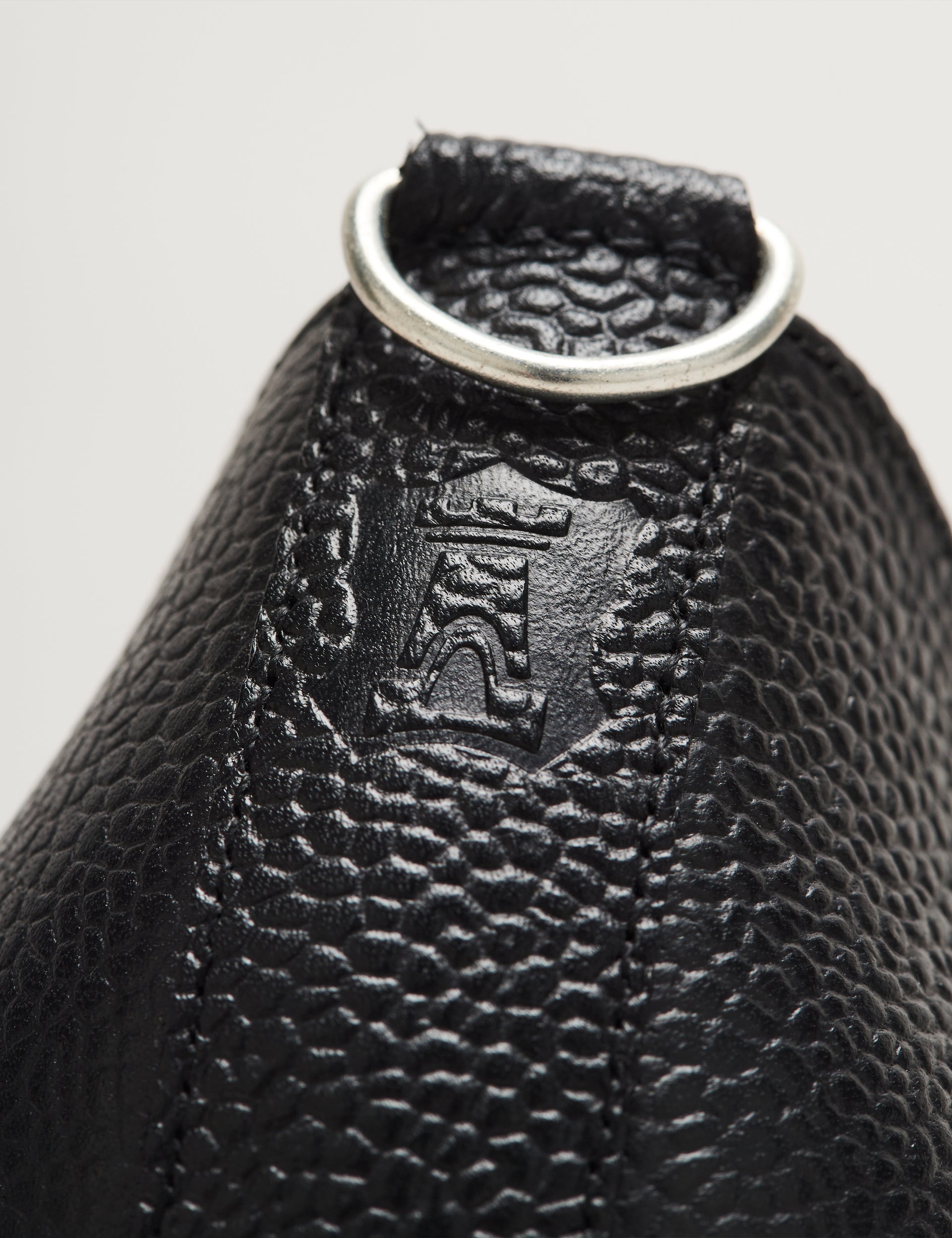 Ripple Hatton Black Pebble